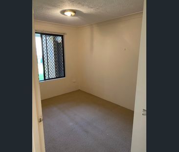 Coastal living in the heart of Mermaid Waters. - Photo 1