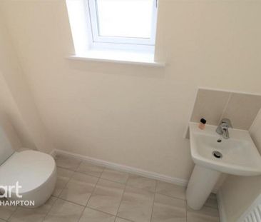 4 bedroom detached house to rent - Photo 6