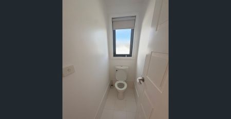 Chic Townhouse Moments from Seddon Village - Photo 5