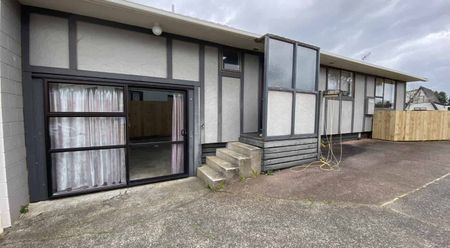 2 Bedroom, 1 Bathroom Unit in Parahaki - Photo 2