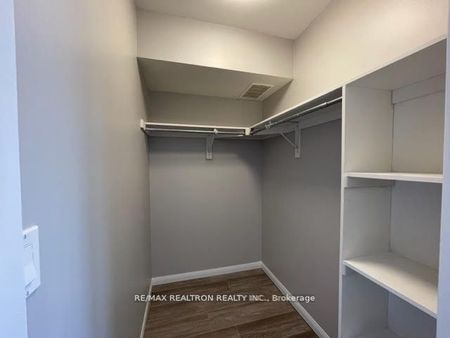 For Lease - 3120 Boxford Crescent Unit# 1, Mississauga, Ontario - Photo 2