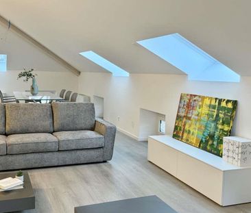 Attico completamente ristrutturato e con climatizzazione - Foto 4
