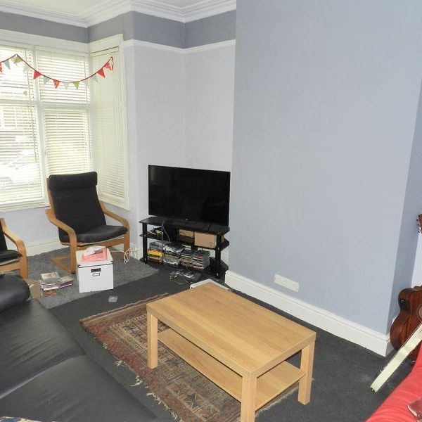 4 bedroom terraced house to rent - Photo 1