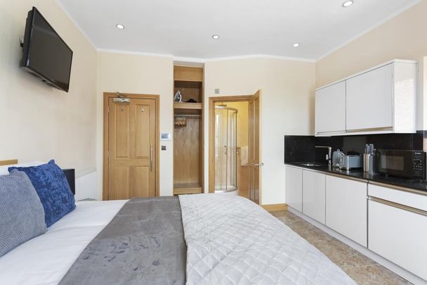 1 bedroom ground floor flat to rent - Photo 1