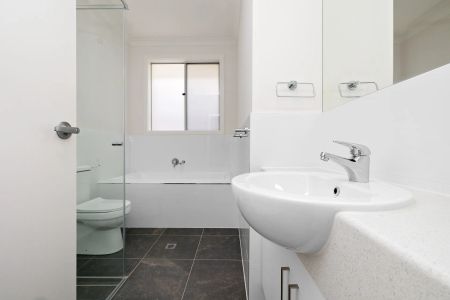 Spacious, Stylish & Brand-New – Family Living at Its Best - Photo 4