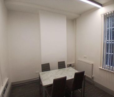 3 bedroom apartment to rent - Photo 2