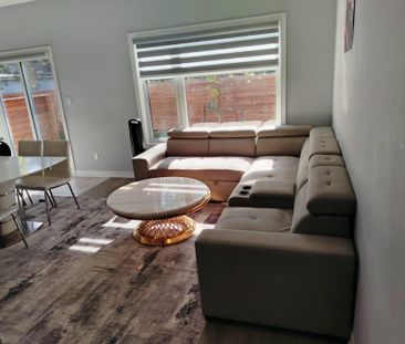 For Lease - 5672 Dorchester Road Unit# 51, Niagara Falls, Ontario - Photo 4