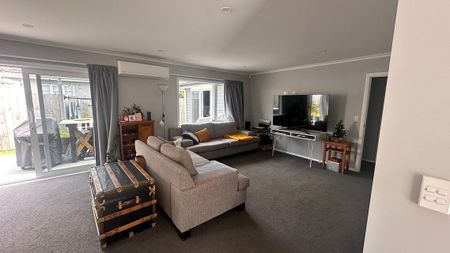 Charming 3BR Home in West End! - Photo 3