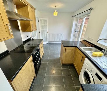 3 bedroom semi-detached house to rent - Photo 6