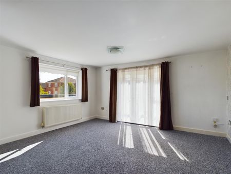 Montpellier Crescent, Wallasey, 2 bedroom, Flat - Purpose Built - Photo 2