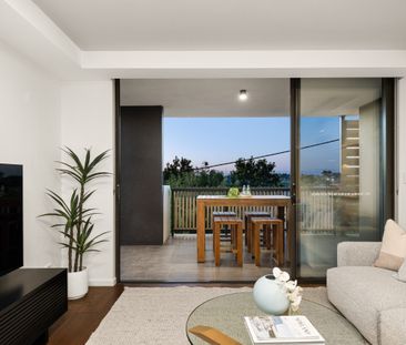 Prestigious boutique apartment with stunning mountain views – LARGE... - Photo 1