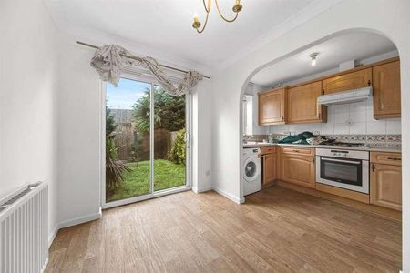 Stonegate Lane, Meanwood, Leeds, LS7 - Photo 2