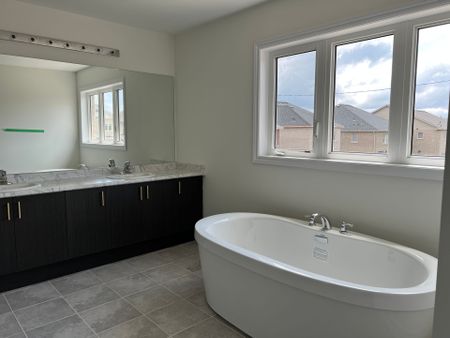 For Lease - 1099 Cole Street, Innisfil, Ontario - Photo 4