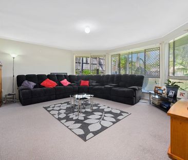 19 Greenacre Drive, Parkwood QLD 4214 - House For Rent | Domain - Photo 3