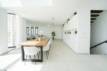 5 bedroom luxury Villa for rent in Benahavís, Spain - Photo 3