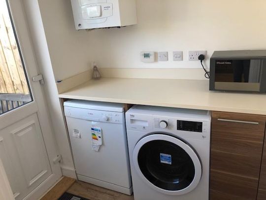 2 bedroom terraced house to rent - Photo 1