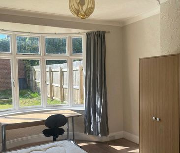 Semi-detached house to rent on - Photo 4