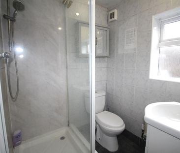 1 Bedroom Room To Let - Photo 1