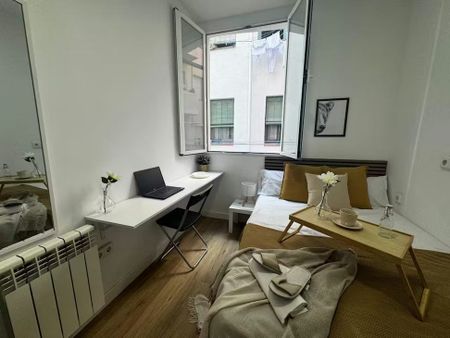 Calle de Trafalgar, Madrid, Community of Madrid 28010 - Photo 2