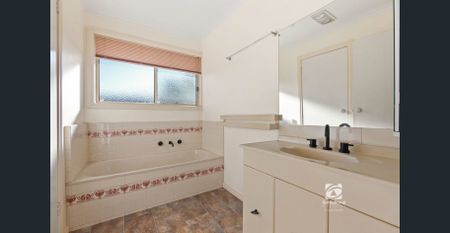 LOW-MAINTENANCE LIVING WITH OUTDOOR APPEAL. - Photo 4