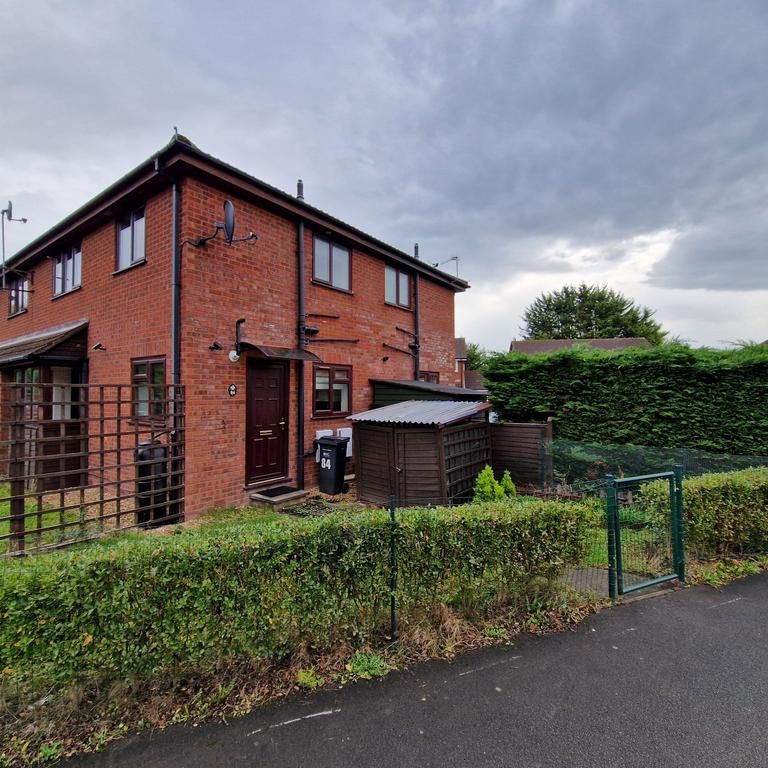 2 bedroom end of terrace house to rent - Photo 1