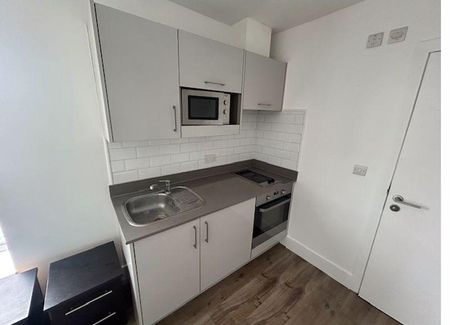 Studio to rent - Photo 2