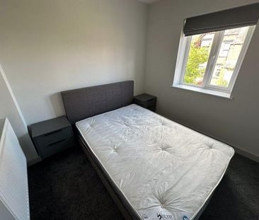 2 bedroom end of terrace house to rent - Photo 3