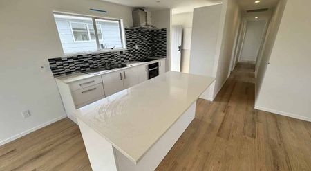 Fully renovated 4bedroom home. Move in March! - Photo 2