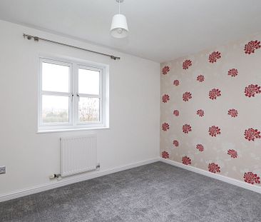 2 bedroom Semi-Detached House to rent - Photo 2