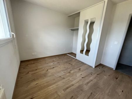 Location Appartement 2 pièces 37m² ST ANDRE DE CUBZAC 33240 - Photo 2