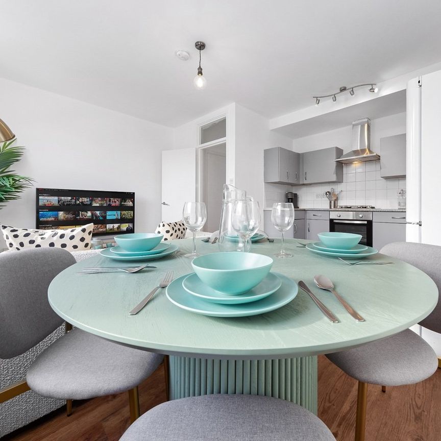 Room in a Shared Flat, Camilla Road, SE16 - Photo 1