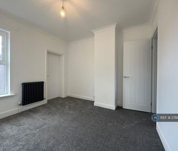 2 bedroom semi-detached house to rent - Photo 4