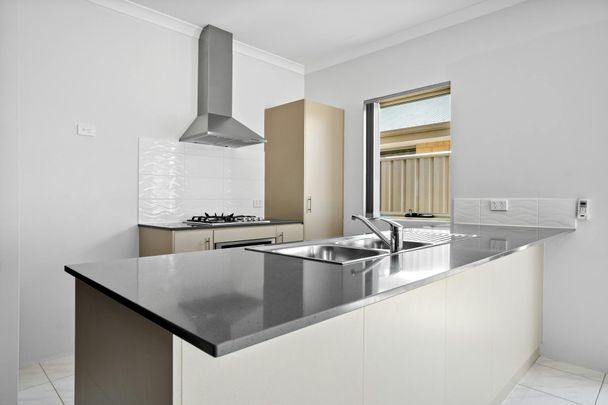 Modern 3 x 2 with Study and Lounge!! - Photo 1