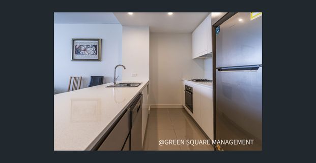 Luxury 1 Bedroom plus Study | Furnished - Photo 1