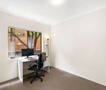 2 BEDROOM GEM IN THE HEART OF PARRAMATTA! GREAT VALUE! - Photo 6