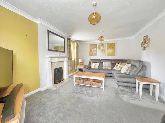 4 bedroom detached house to rent - Photo 1