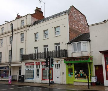 4 bedroom flat to rent - Photo 1