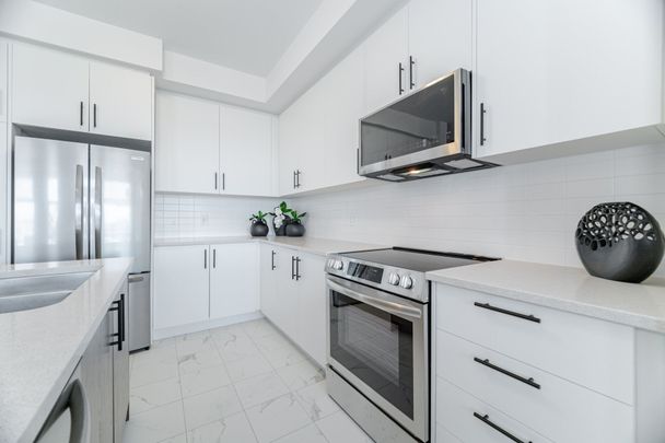 For Lease - 1302 Muller Lane, Oakville, Ontario - Photo 1