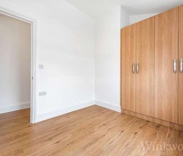 Lewisham Way, London, SE14 - Photo 4