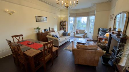 4 bedroom semi-detached house to rent - Photo 2