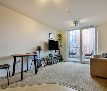 2 bedroom flat to rent - Photo 2