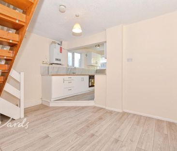 3 bedroom end of terrace house to rent - Photo 4