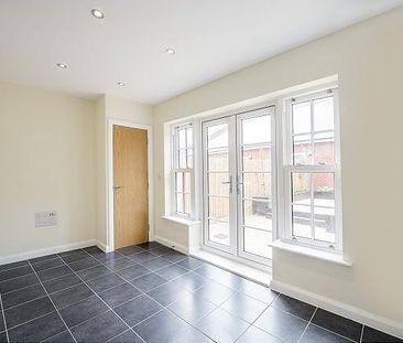 4 bedroom terraced house to rent - Photo 5