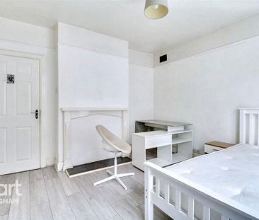 1 bedroom coach house to rent - Photo 2