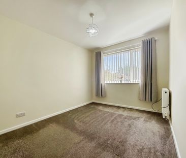 3 bedroom Detached Bungalow to let - Photo 5