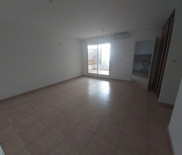 Location Appartement 3 pièces 67m² LA POSSESSION 97419 - Photo 2