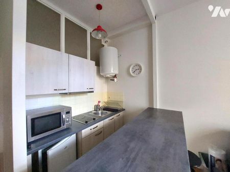 Studio meublé en location, situé au cœur du centre-ville, rue des Poëliers à ANGERS - Photo 4