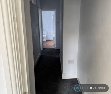 4 bedroom terraced house to rent - Photo 5