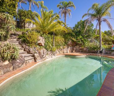 Three-Bedroom Castle Cove Home with Pool and Stunning Views - Photo 6