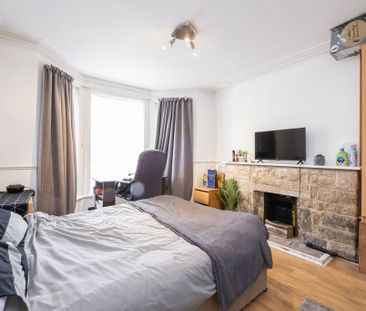 6 bedroom detached house to rent - Photo 5